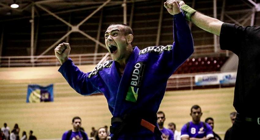 Lutador de Santos vence Brasileiro de Jiu-Jitsu e busca o bi mundial