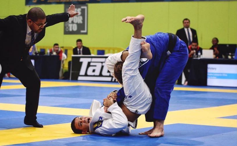 Brasileiro, de 14, campeão mundial de Jiu-jitsu tem 200 medalhas. Busca  patrocínio - Só Notícia Boa