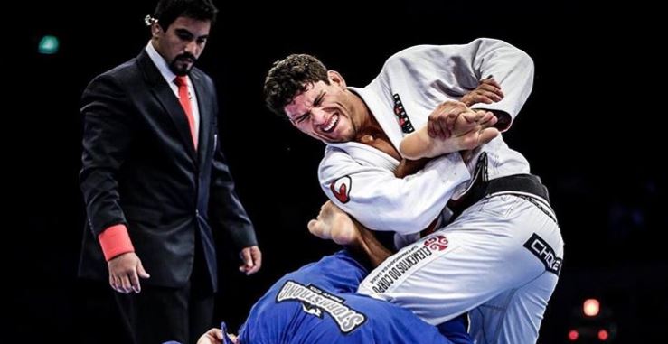 Você Atacaria Um Membro Já Lesionado Do Seu Adversário Durante Uma Competição De Jiu Jitsu?